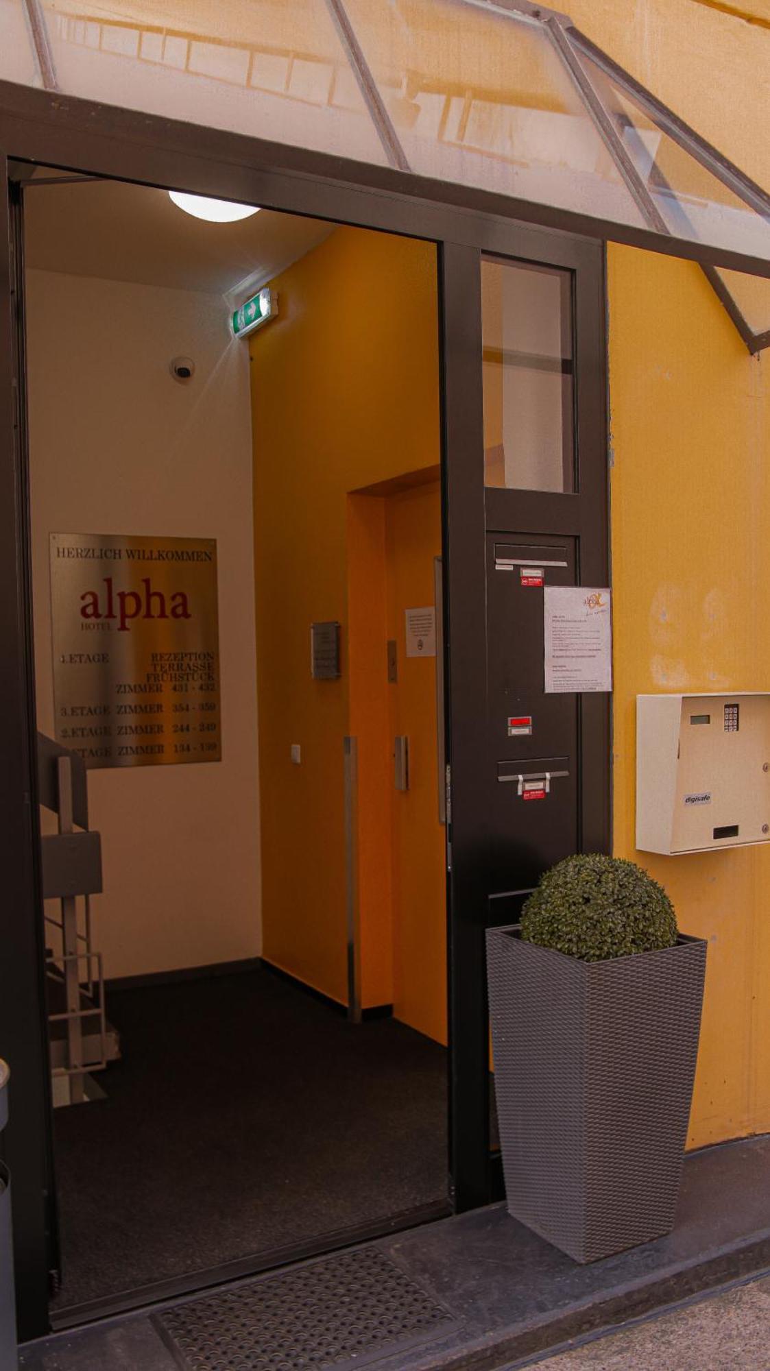 Hotel Alpha Stuttgart Exterior foto